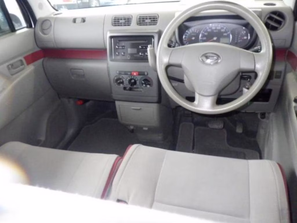 DAIHATSU MOVE CONTE