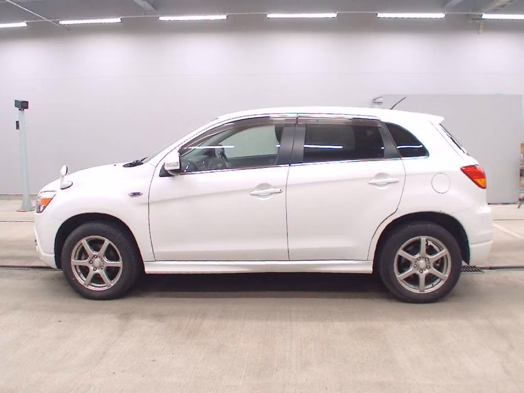 MITSUBISHI RVR