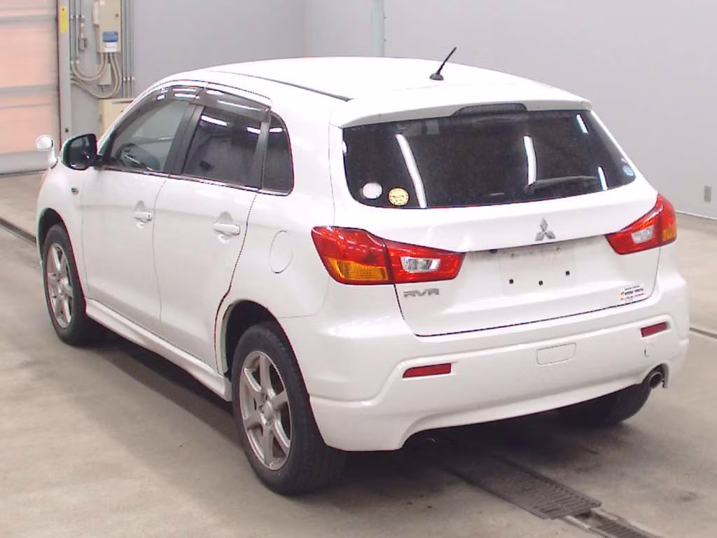 MITSUBISHI RVR