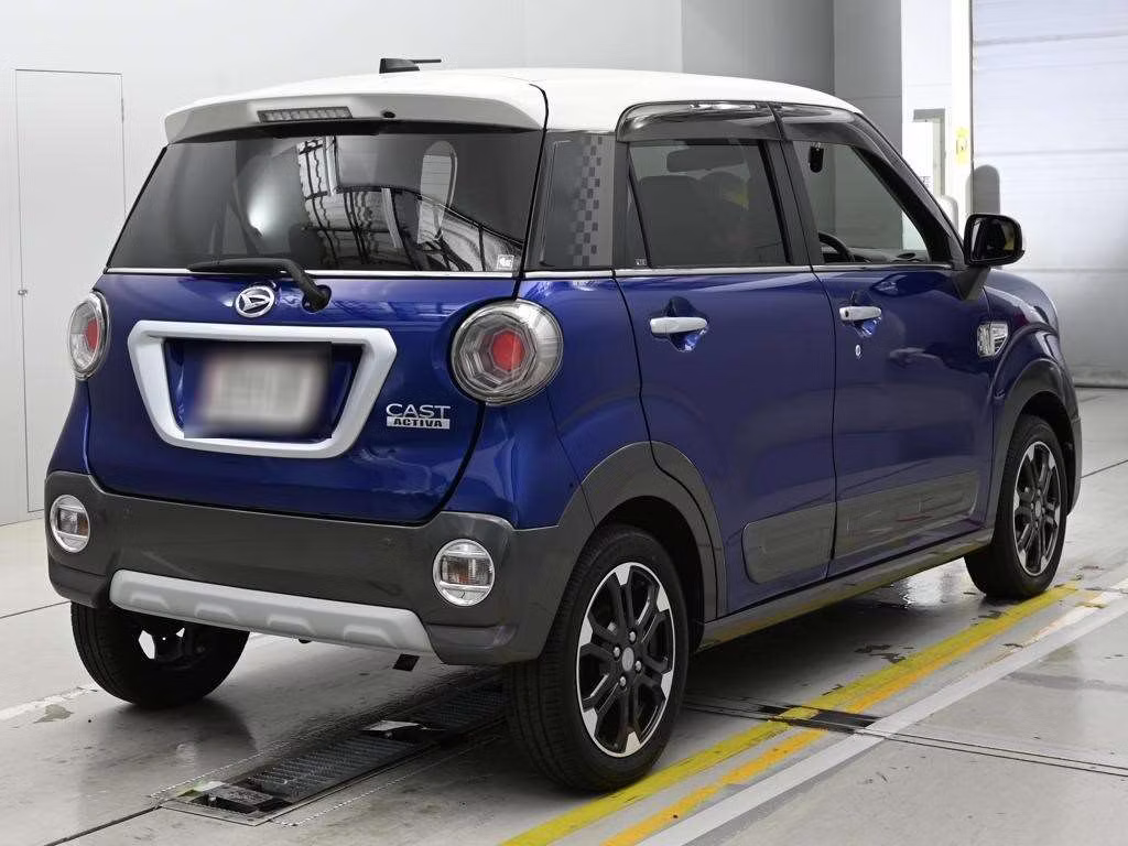 DAIHATSU CAST