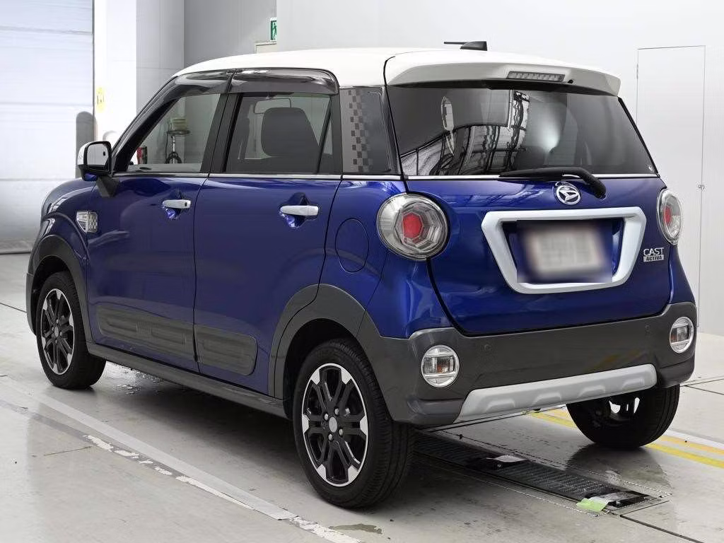 DAIHATSU CAST