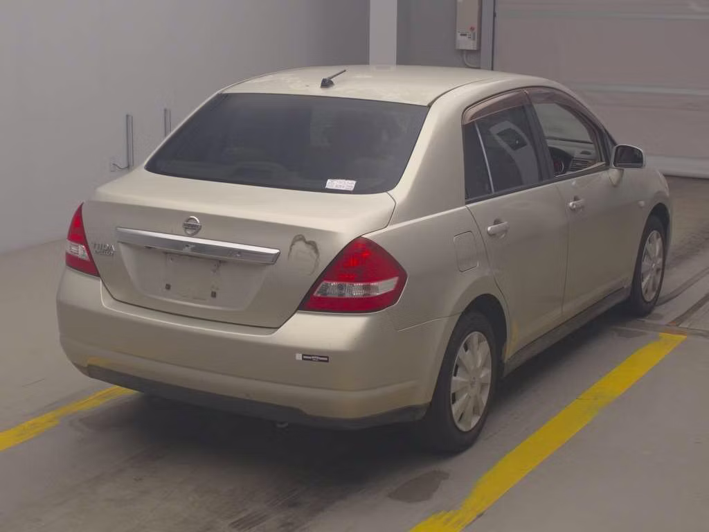 NISSAN TIIDA LATIO