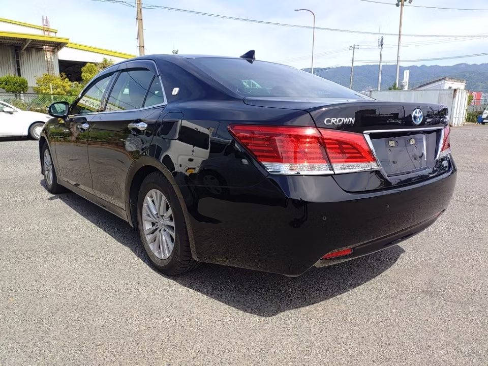 TOYOTA CROWN