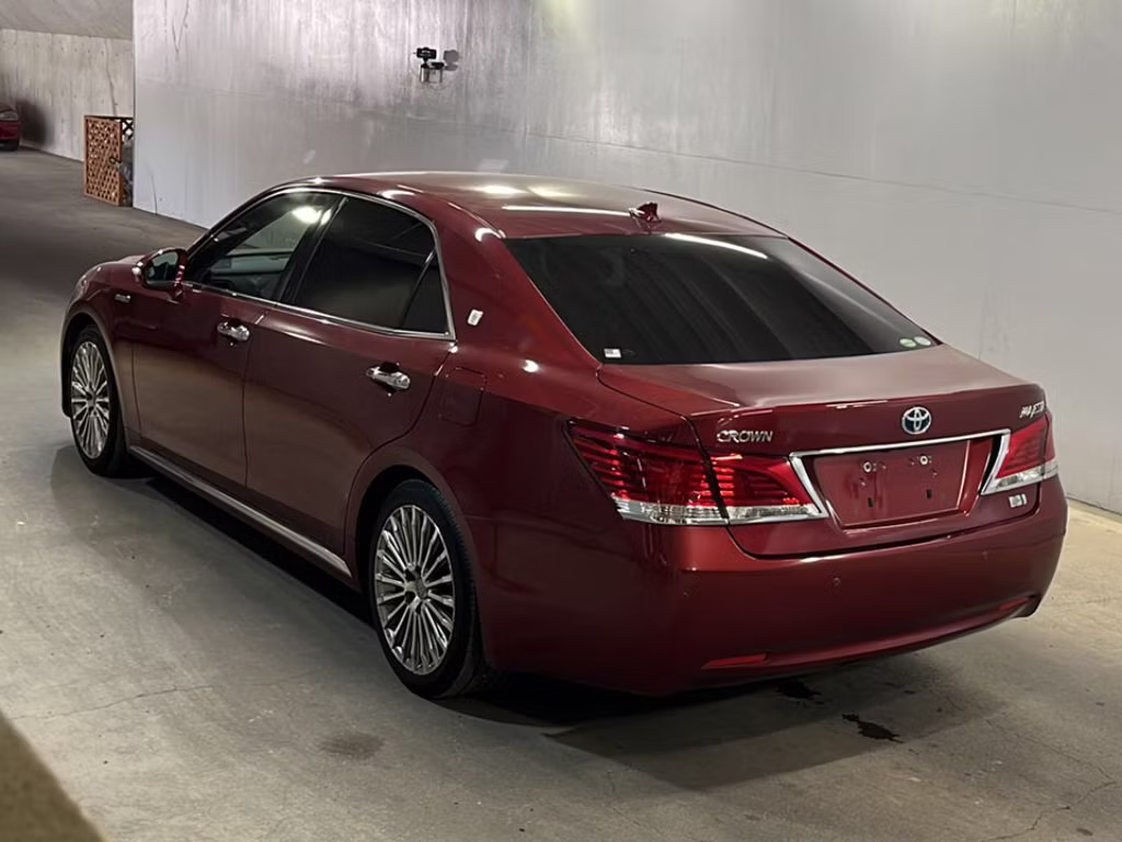 TOYOTA CROWN MAJESTA