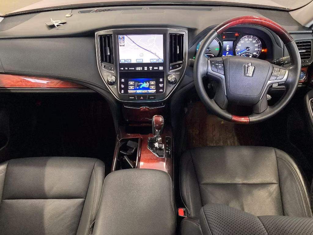 TOYOTA CROWN MAJESTA
