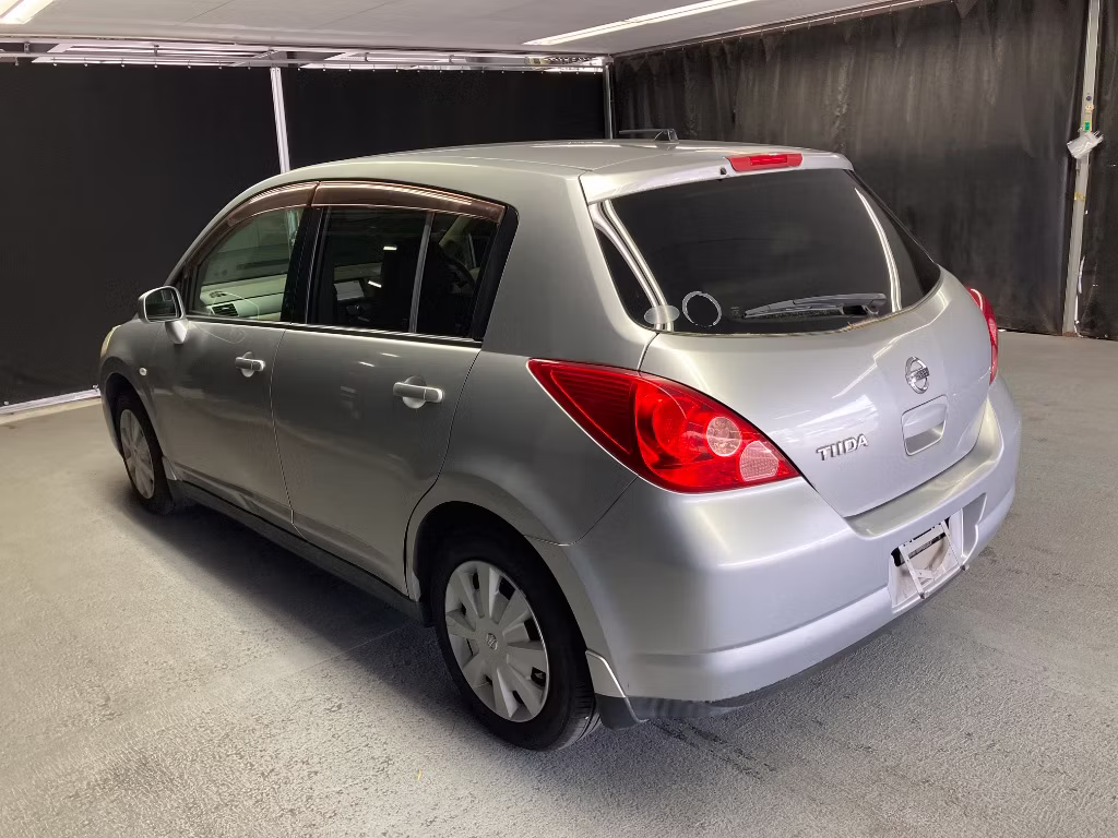 NISSAN TIIDA