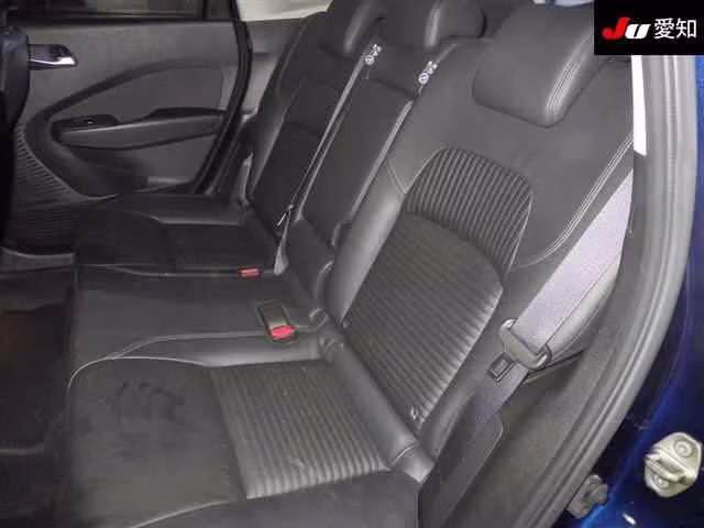 NISSAN AURA