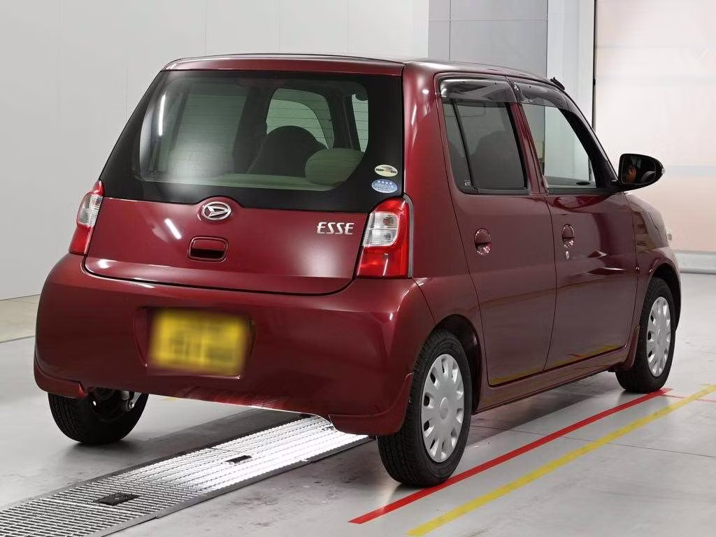 DAIHATSU ESSE