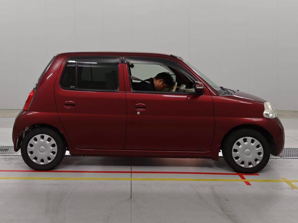 DAIHATSU ESSE
