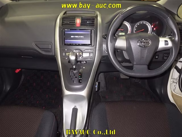 TOYOTA AURIS