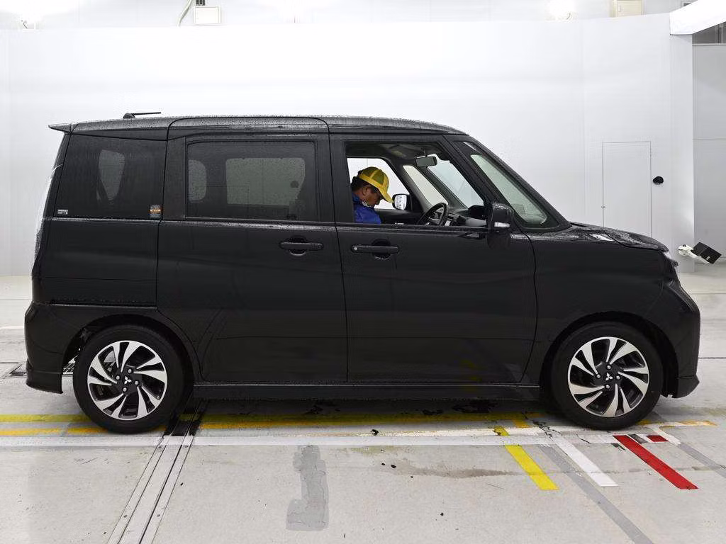 MITSUBISHI DELICA D:2