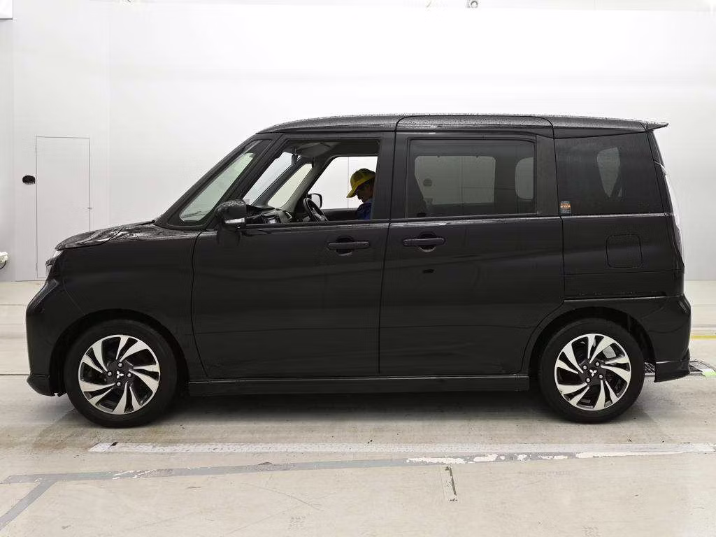 MITSUBISHI DELICA D:2