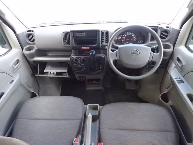 NISSAN NV100 CLIPPER