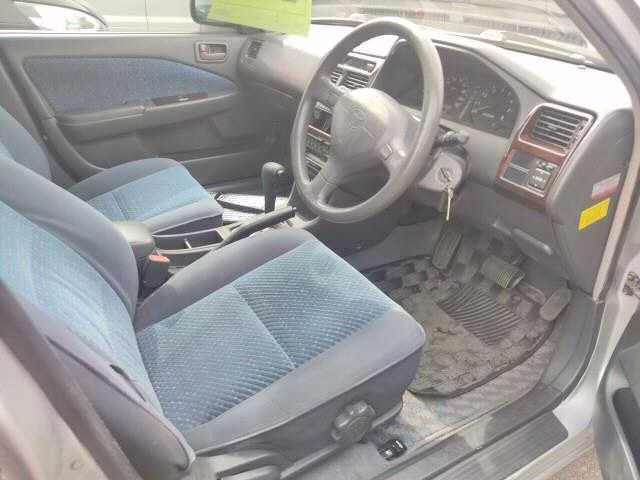 TOYOTA CARINA