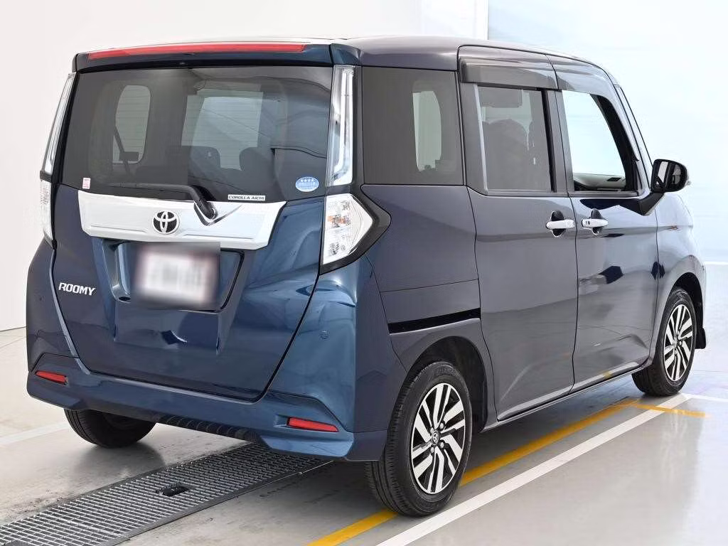 TOYOTA ROOMY
