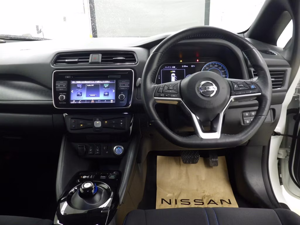 NISSAN LEAF