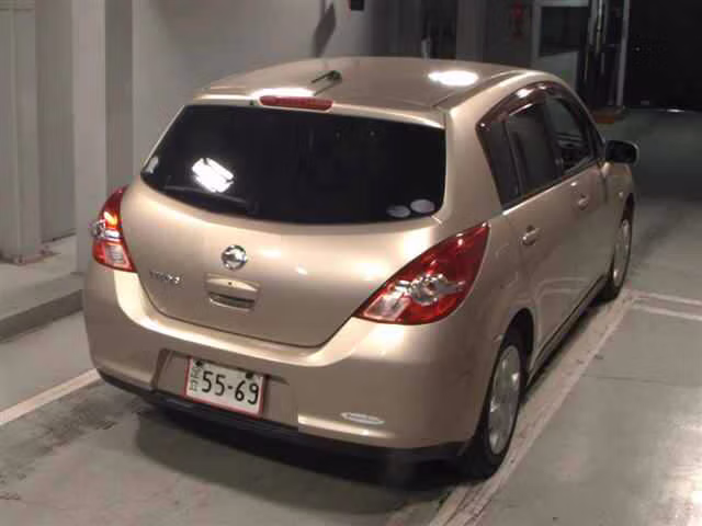 NISSAN TIIDA