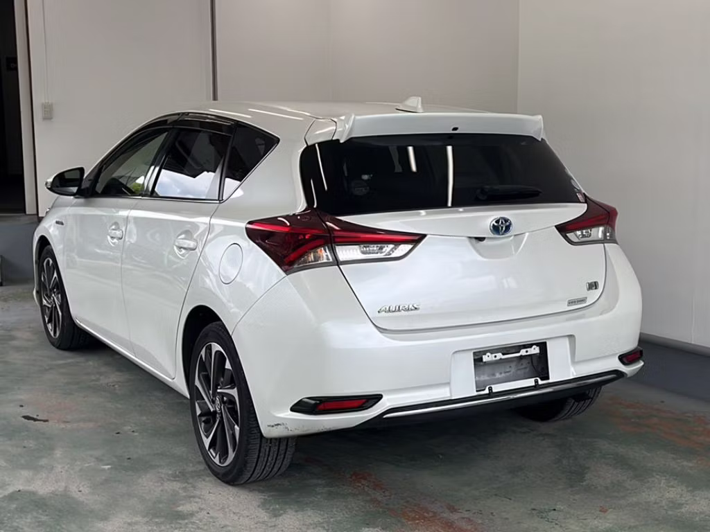 TOYOTA AURIS