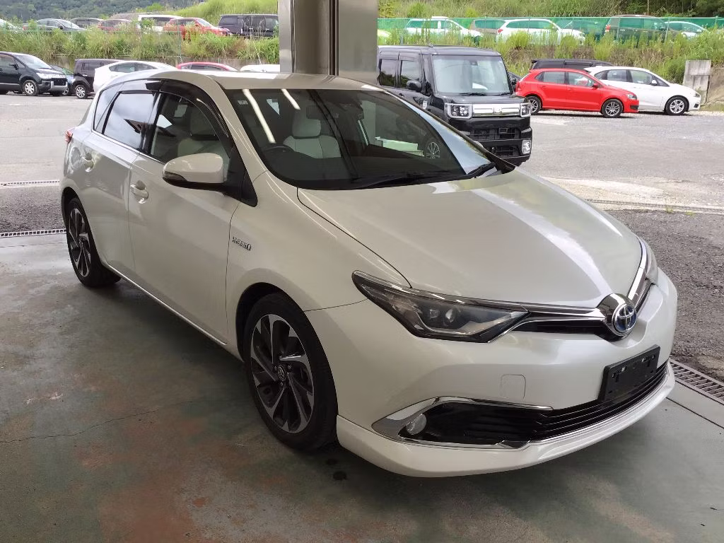 TOYOTA AURIS