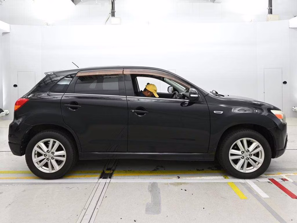 MITSUBISHI RVR