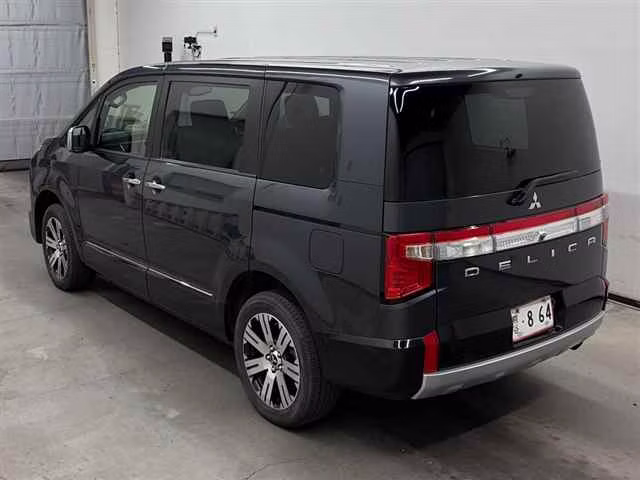 MITSUBISHI DELICA D:5