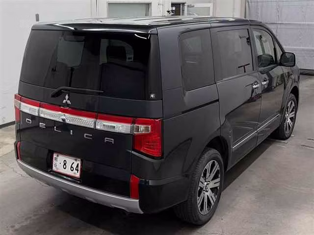 MITSUBISHI DELICA D:5