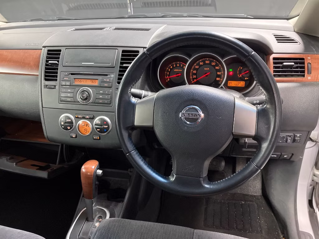 NISSAN TIIDA LATIO