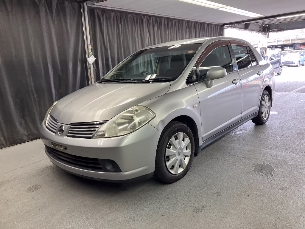 NISSAN TIIDA LATIO