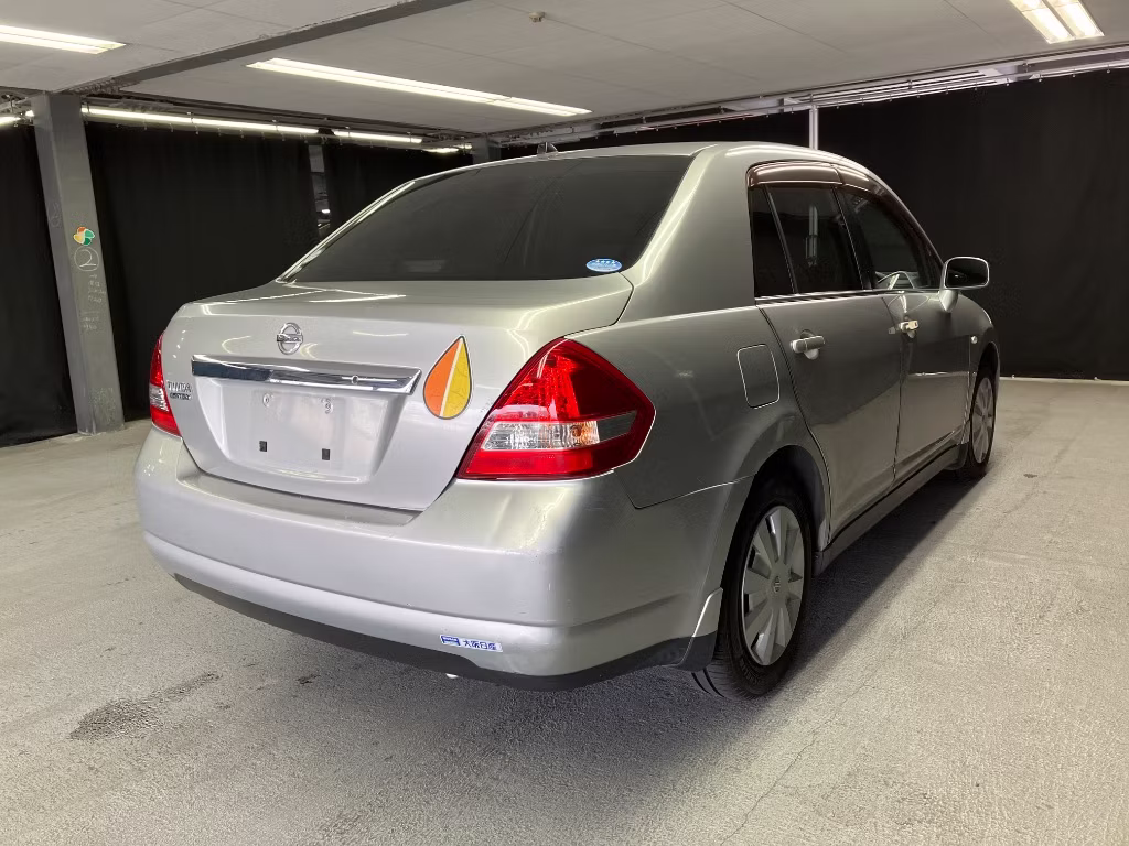 NISSAN TIIDA LATIO