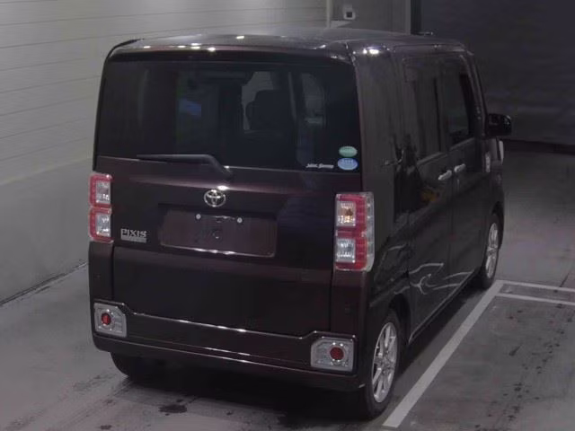 TOYOTA PIXIS MEGA