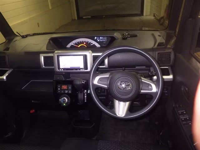 TOYOTA PIXIS MEGA