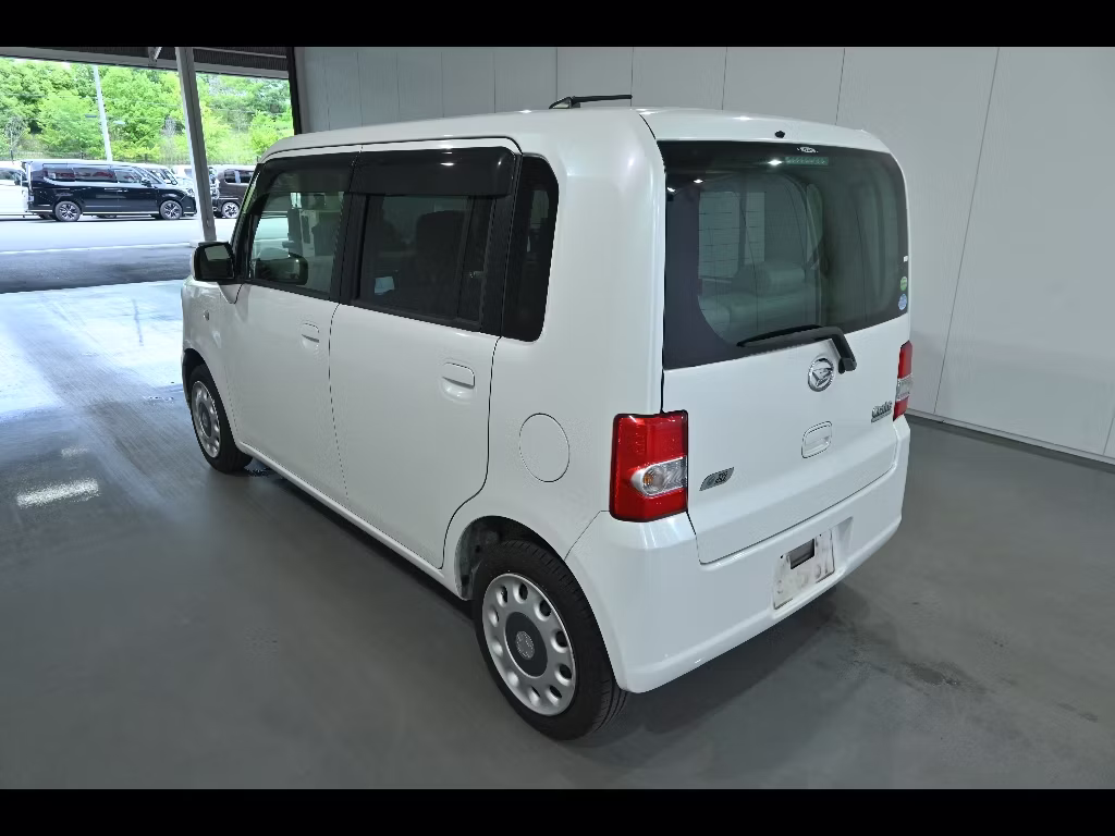 DAIHATSU MOVE CONTE