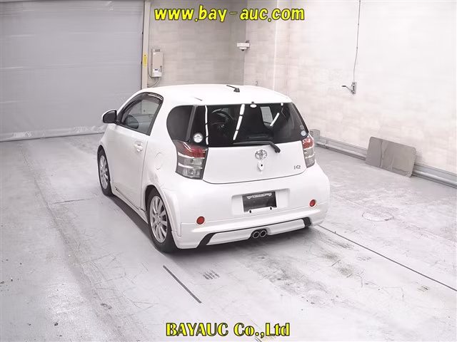 TOYOTA IQ