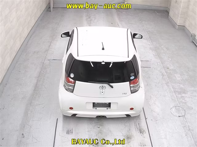 TOYOTA IQ