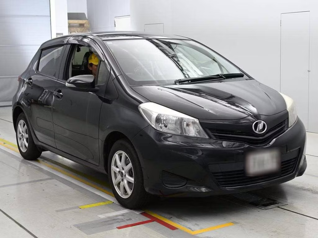 TOYOTA VITZ