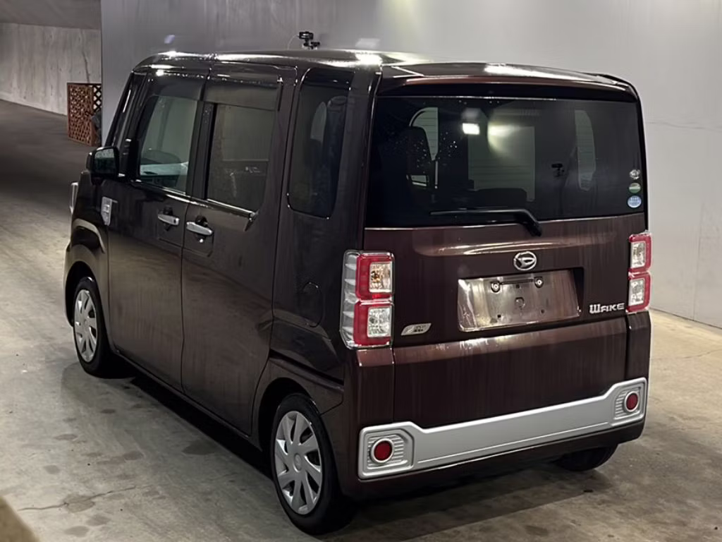 DAIHATSU WAKE