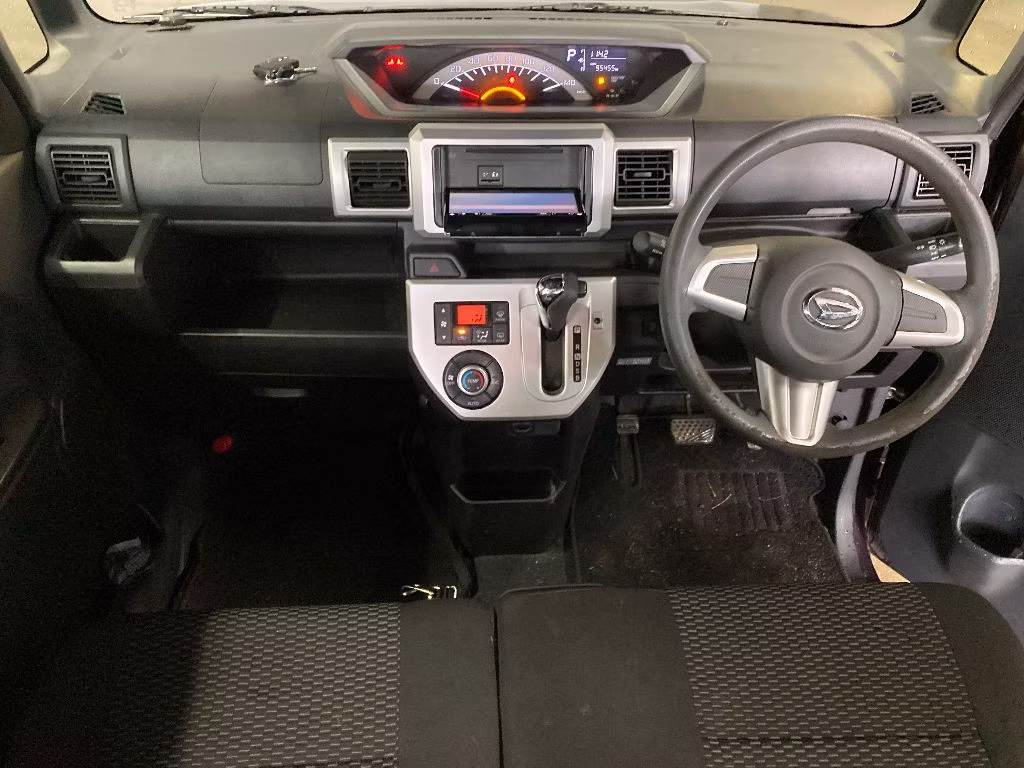 DAIHATSU WAKE