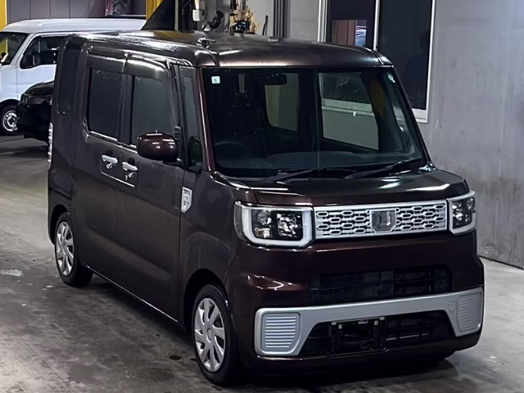 DAIHATSU WAKE