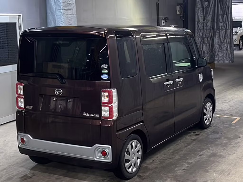 DAIHATSU WAKE