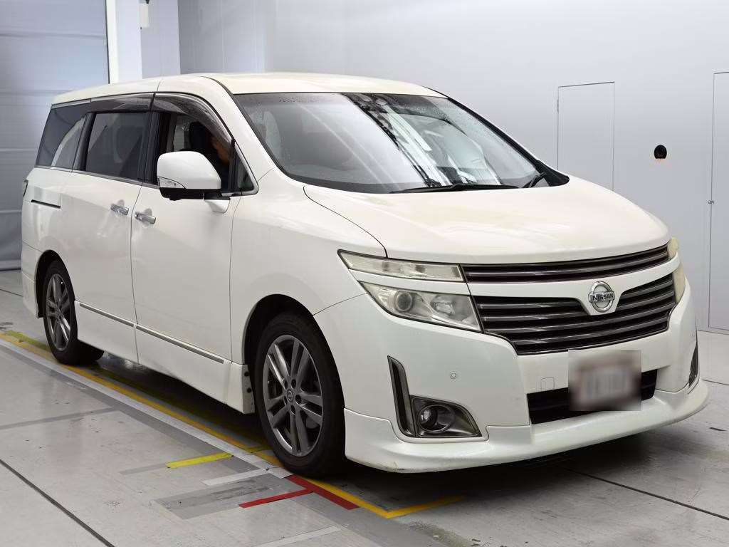 NISSAN ELGRAND
