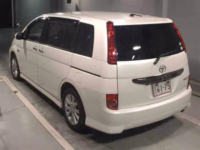TOYOTA ISIS