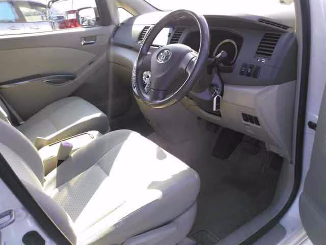TOYOTA ISIS