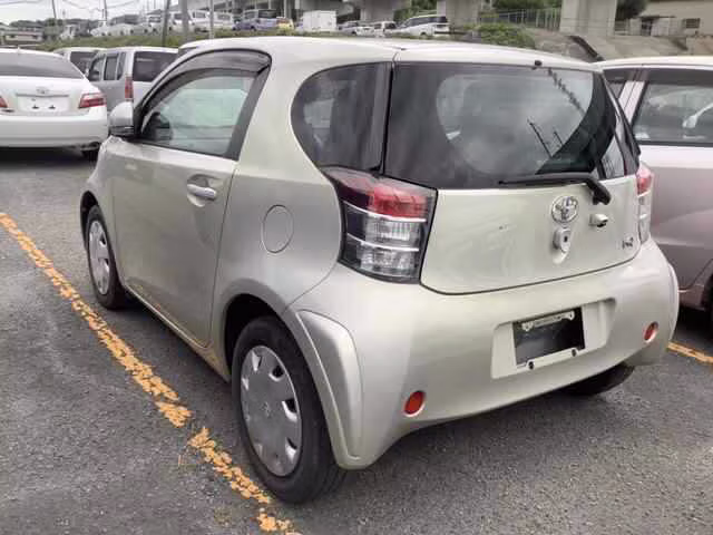 TOYOTA IQ