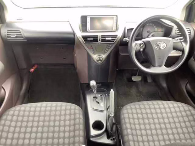TOYOTA IQ