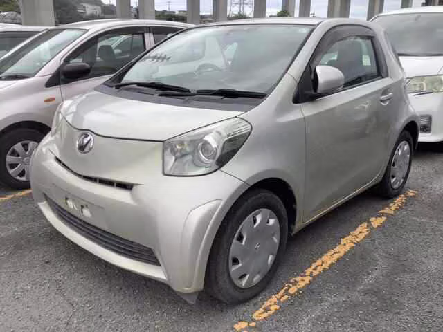 TOYOTA IQ