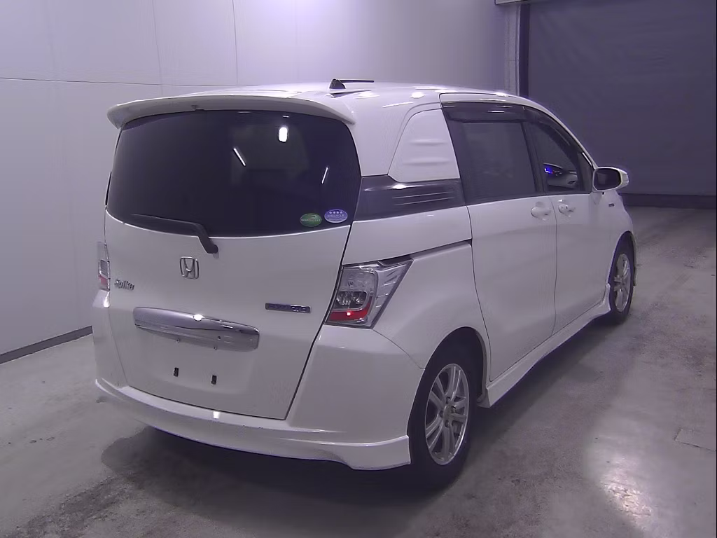HONDA FREED SPIKE