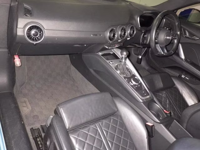 AUDI TT