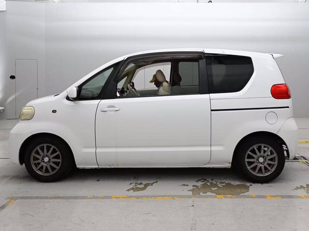 TOYOTA PORTE