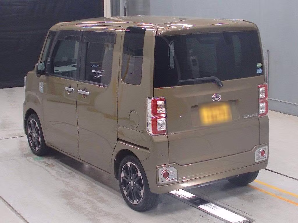 DAIHATSU WAKE