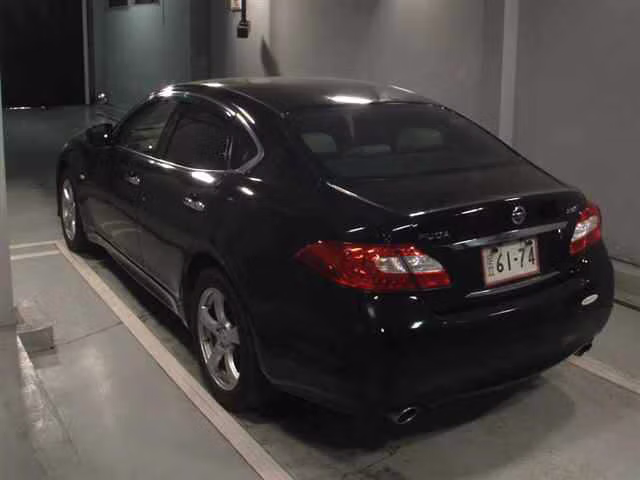NISSAN FUGA